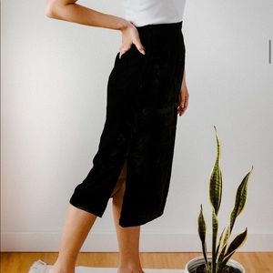 🔥SOLD🔥 Black velvet side slit skirt